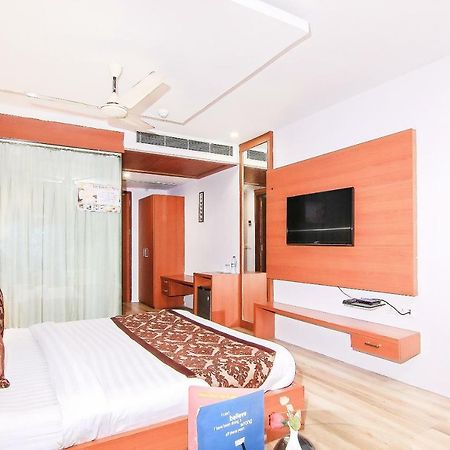 Oyo 3683 De Global Park Hotel Hasanganj Luaran gambar