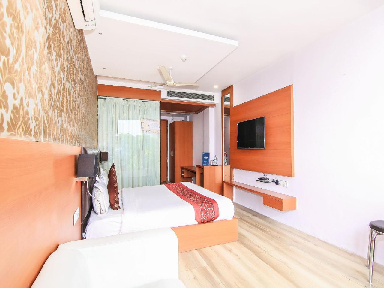 Oyo 3683 De Global Park Hotel Hasanganj Luaran gambar