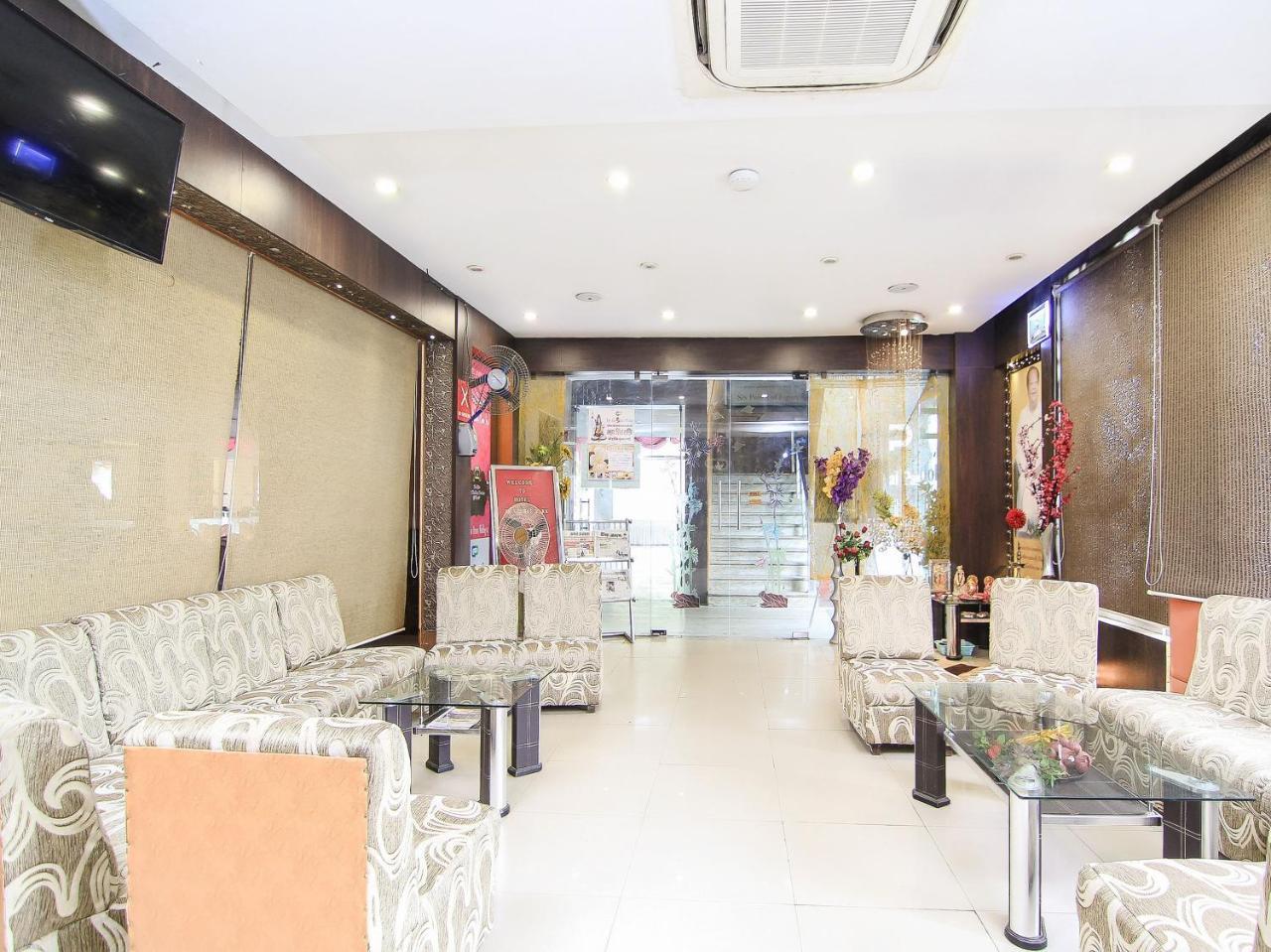 Oyo 3683 De Global Park Hotel Hasanganj Luaran gambar